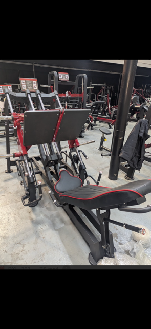 Muscle D Pro Plus Alternating Leg Press