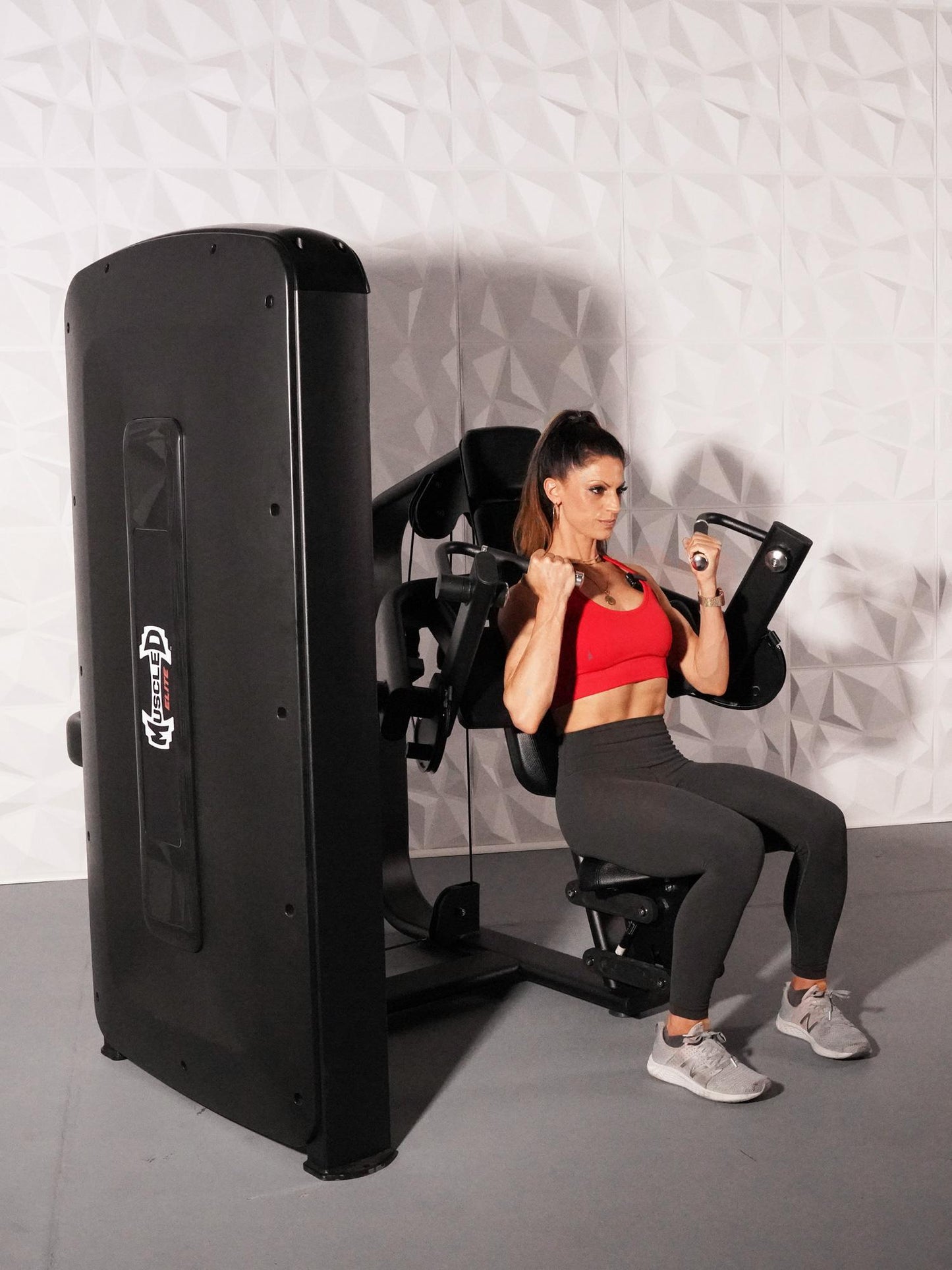 Muscle D Elite Selectorized Bicep Curl Machine